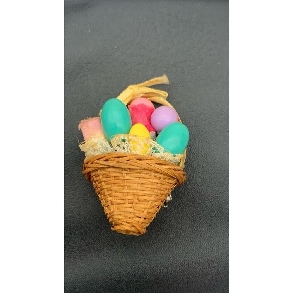 Vintage Avon Easter Basket Brooch Festive Spring Pin 1992 Rare